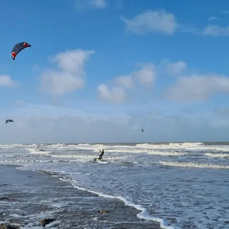 By Zeedijk With Sea View *